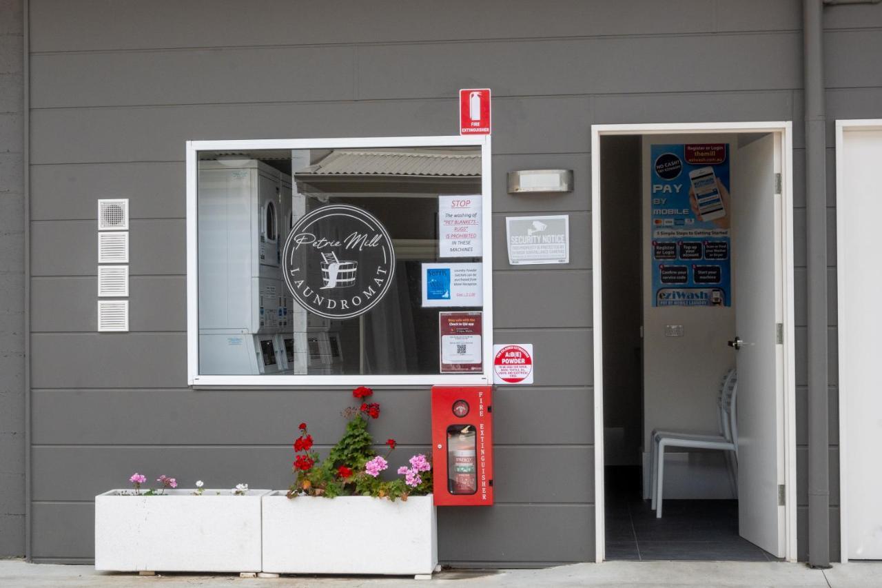 Petrie Mill Motel エクステリア 写真